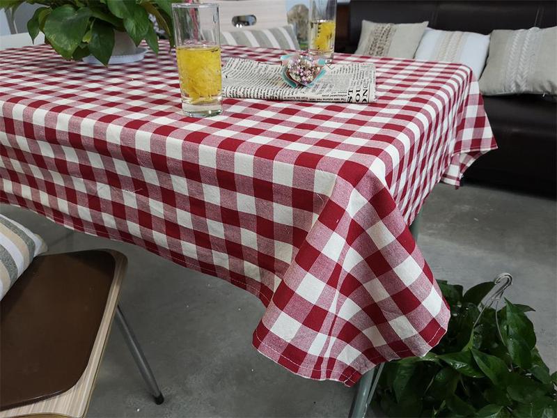 Yarn-dyed TableCloth with Red or Black checks